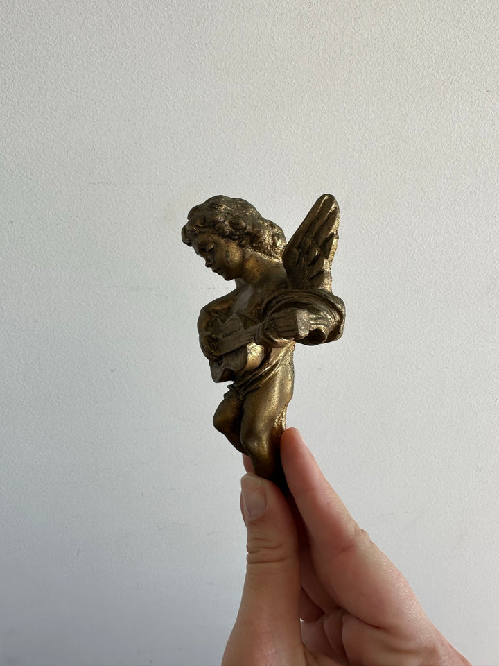 Angelots musiciens en plâtre doré