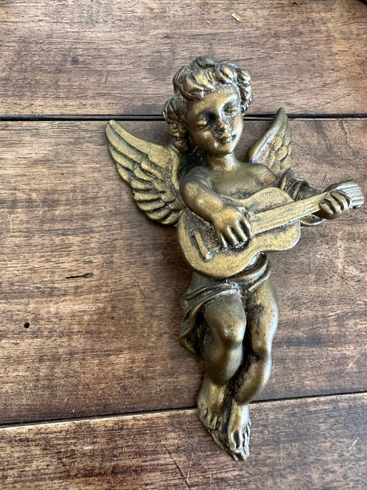 Angelots musiciens en plâtre doré