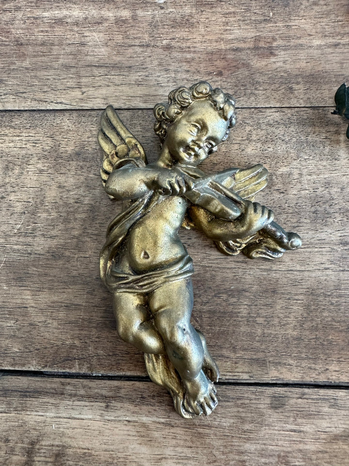 Angelots musiciens en plâtre doré