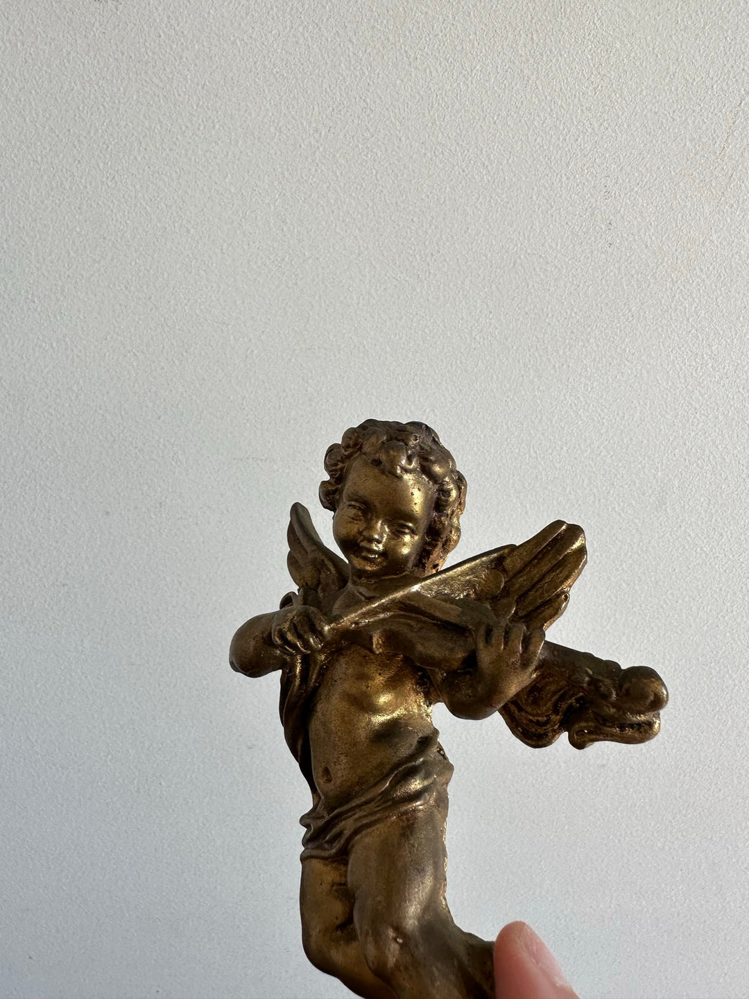 Angelots musiciens en plâtre doré