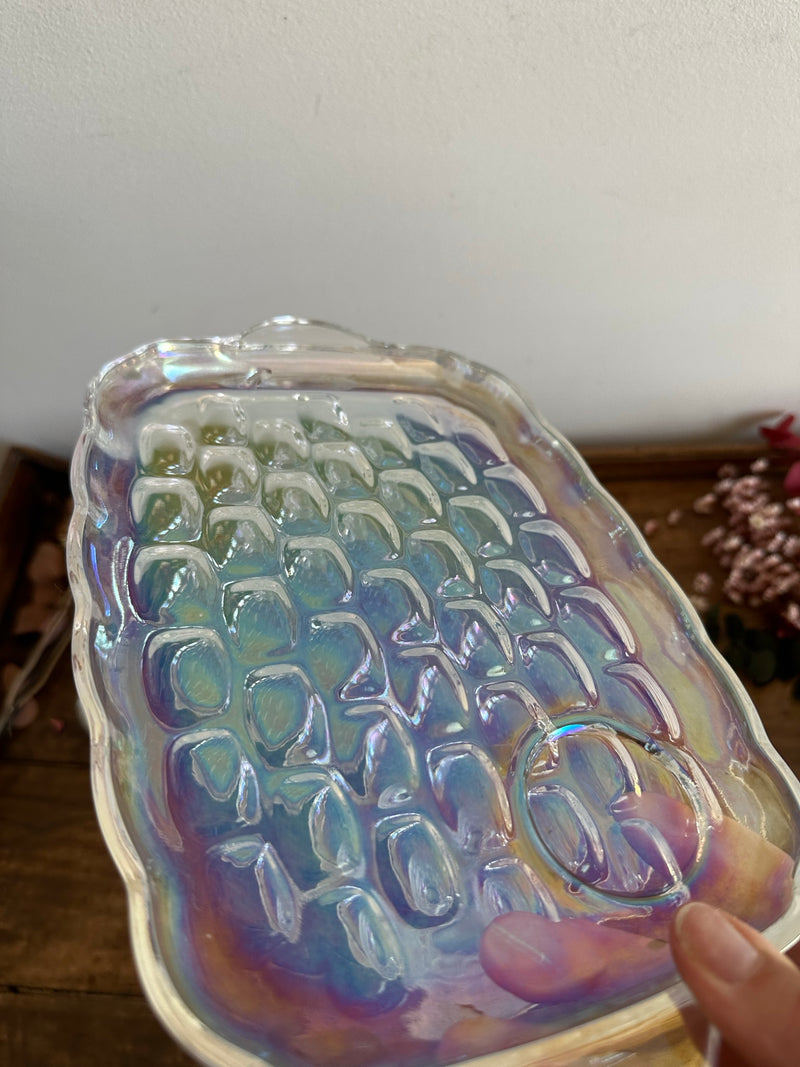 Tasses et plateau en verre irisé