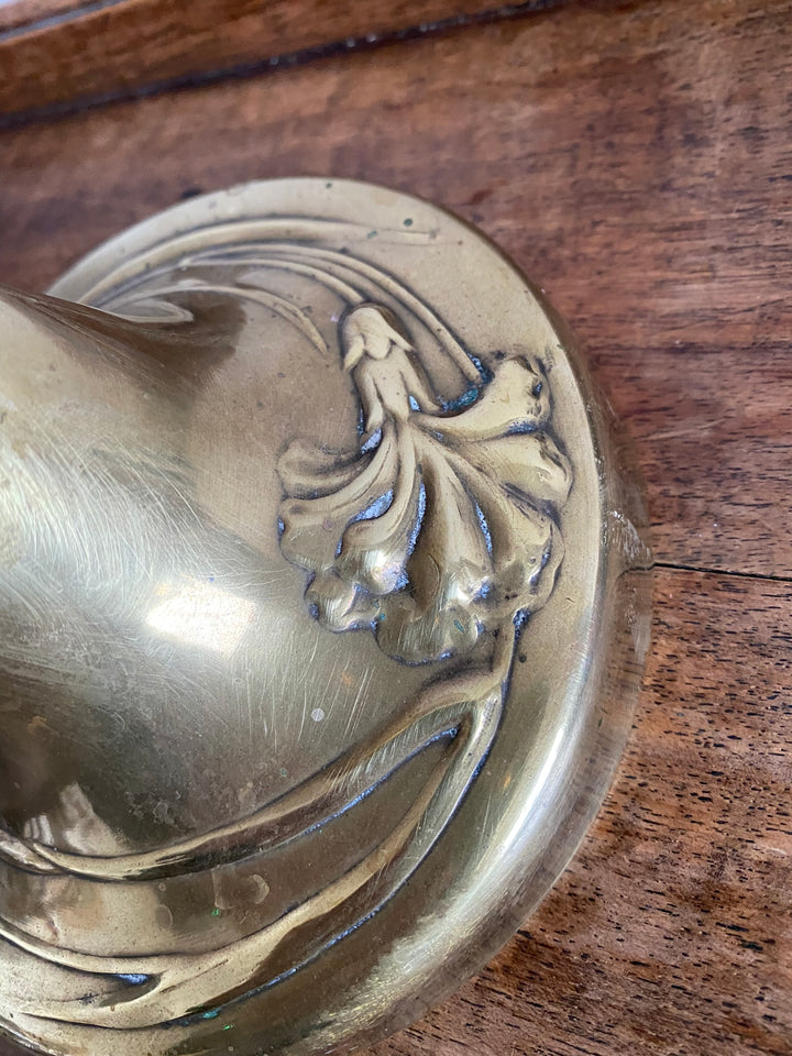 Lampe à pétrole réservoir peint pied laiton doré