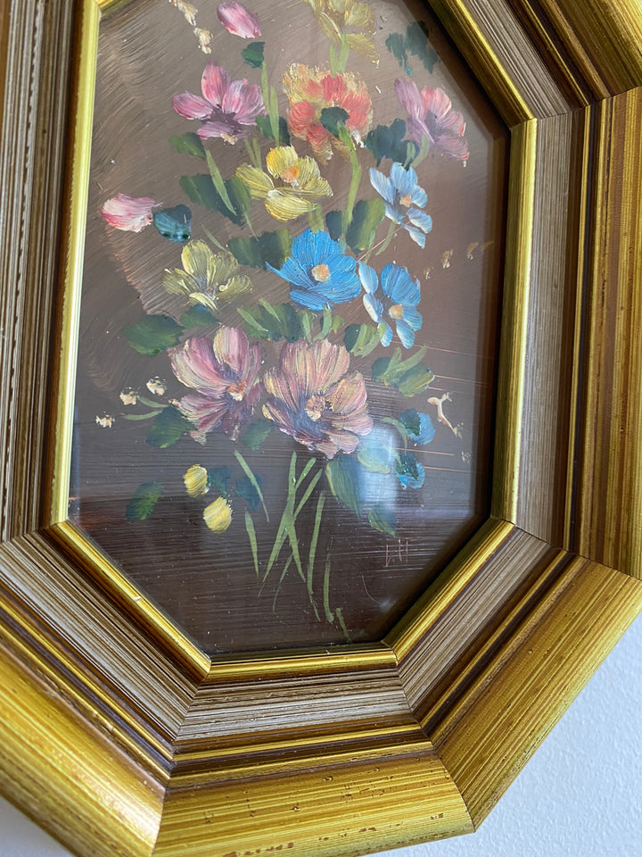 Peintures bouquet de fleurs signées cadres octogonaux en bois doré