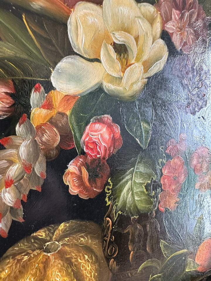 Peinture florale sur planche signée encadrement baroque