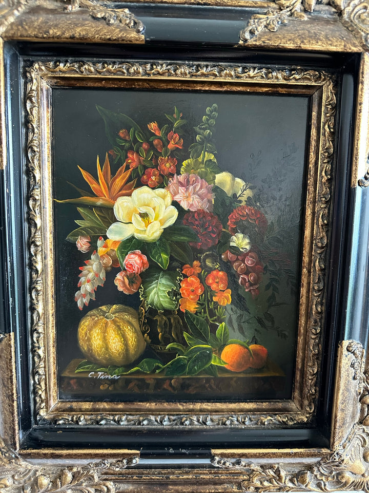 Peinture florale sur planche signée encadrement baroque