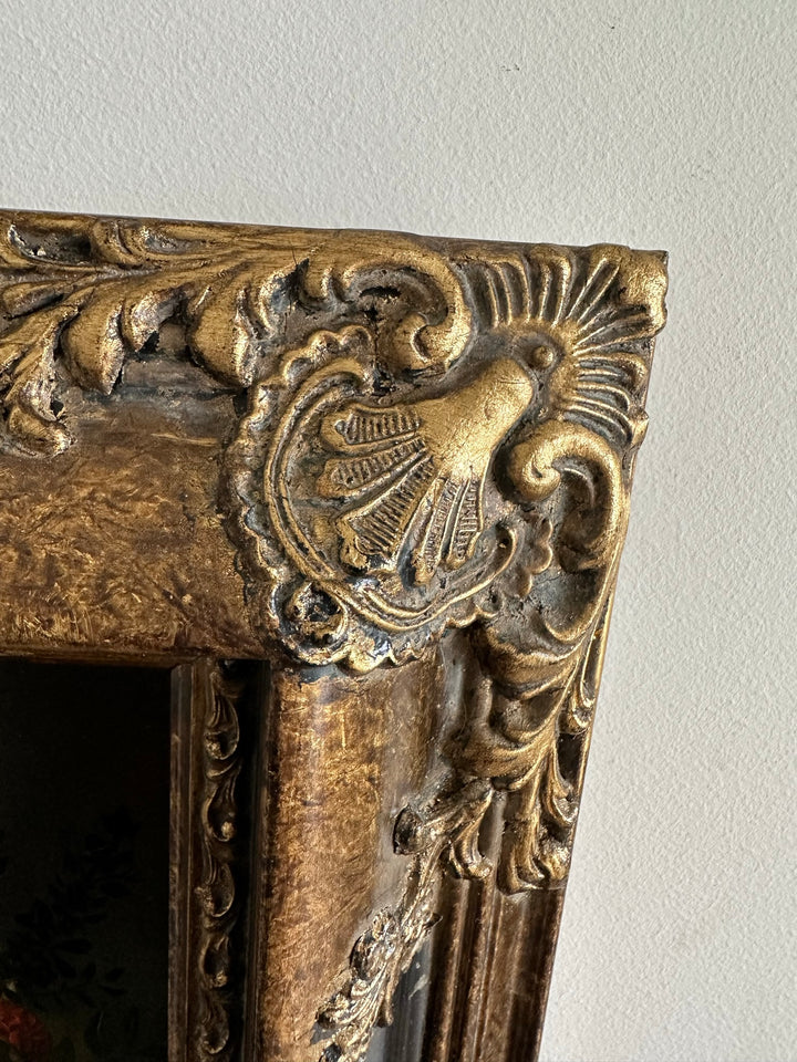 Peinture florale sur planche signée encadrement baroque