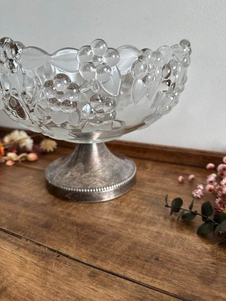 Coupe à fruits en verre givré sur pied en métal argenté
