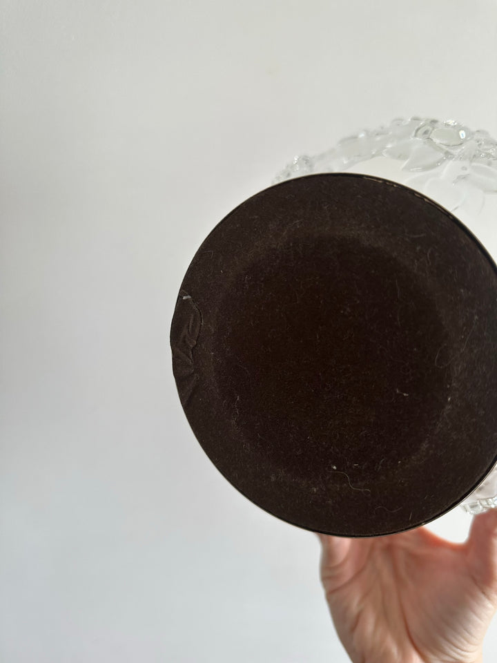 Coupe à fruits en verre givré sur pied en métal argenté