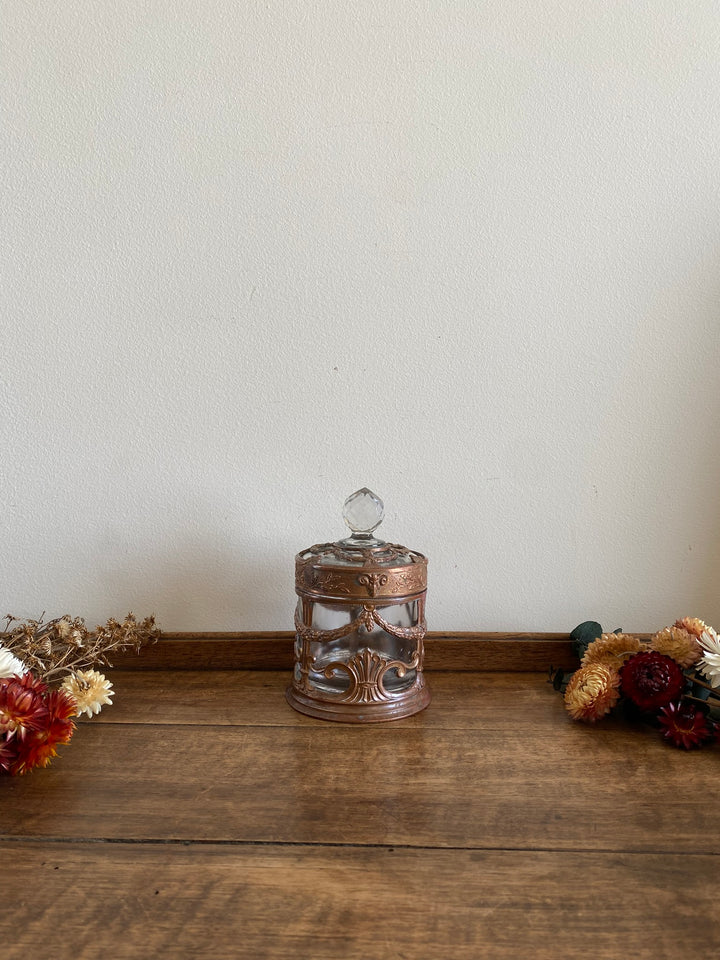 Bonbonnière en verre cerclée de cuivre