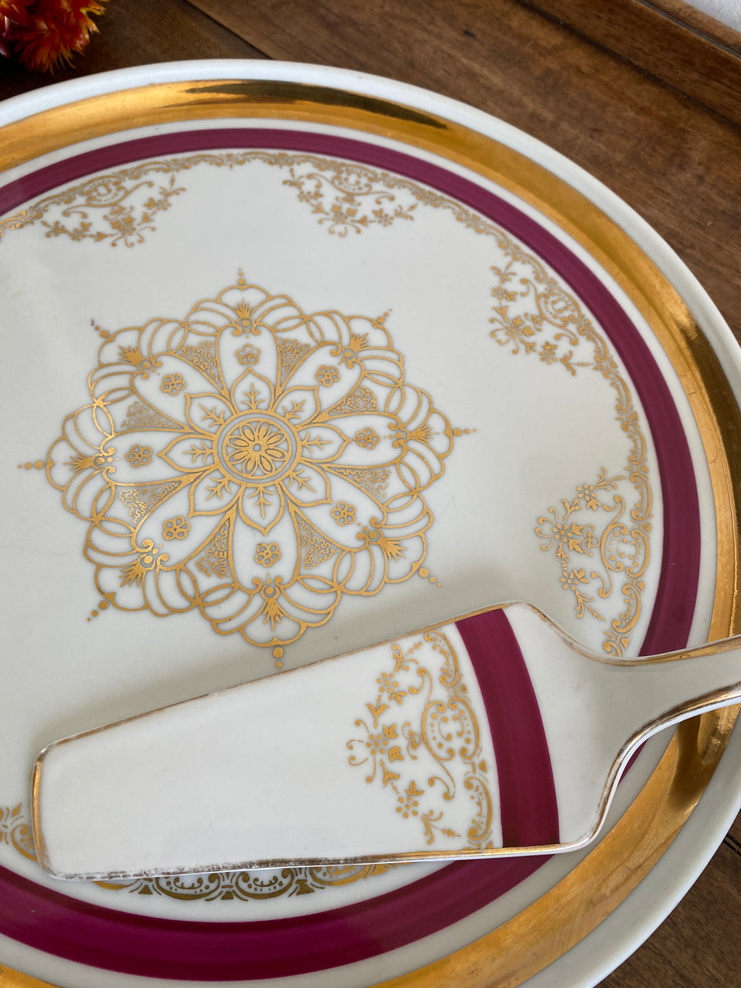 Plat et Pelle à tarte porcelaine bordure fuschia
