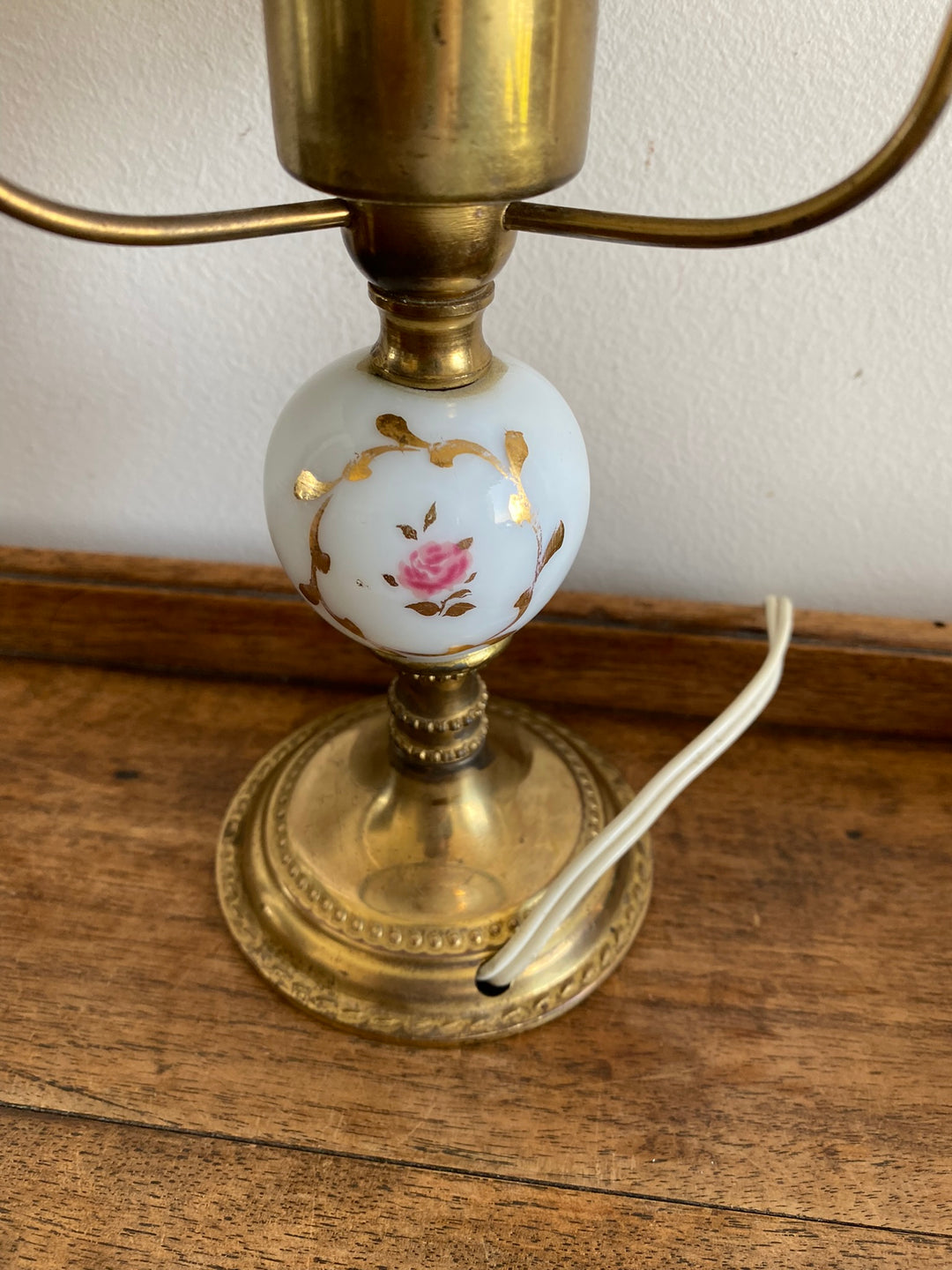 Lampe porcelaine laiton et opaline
