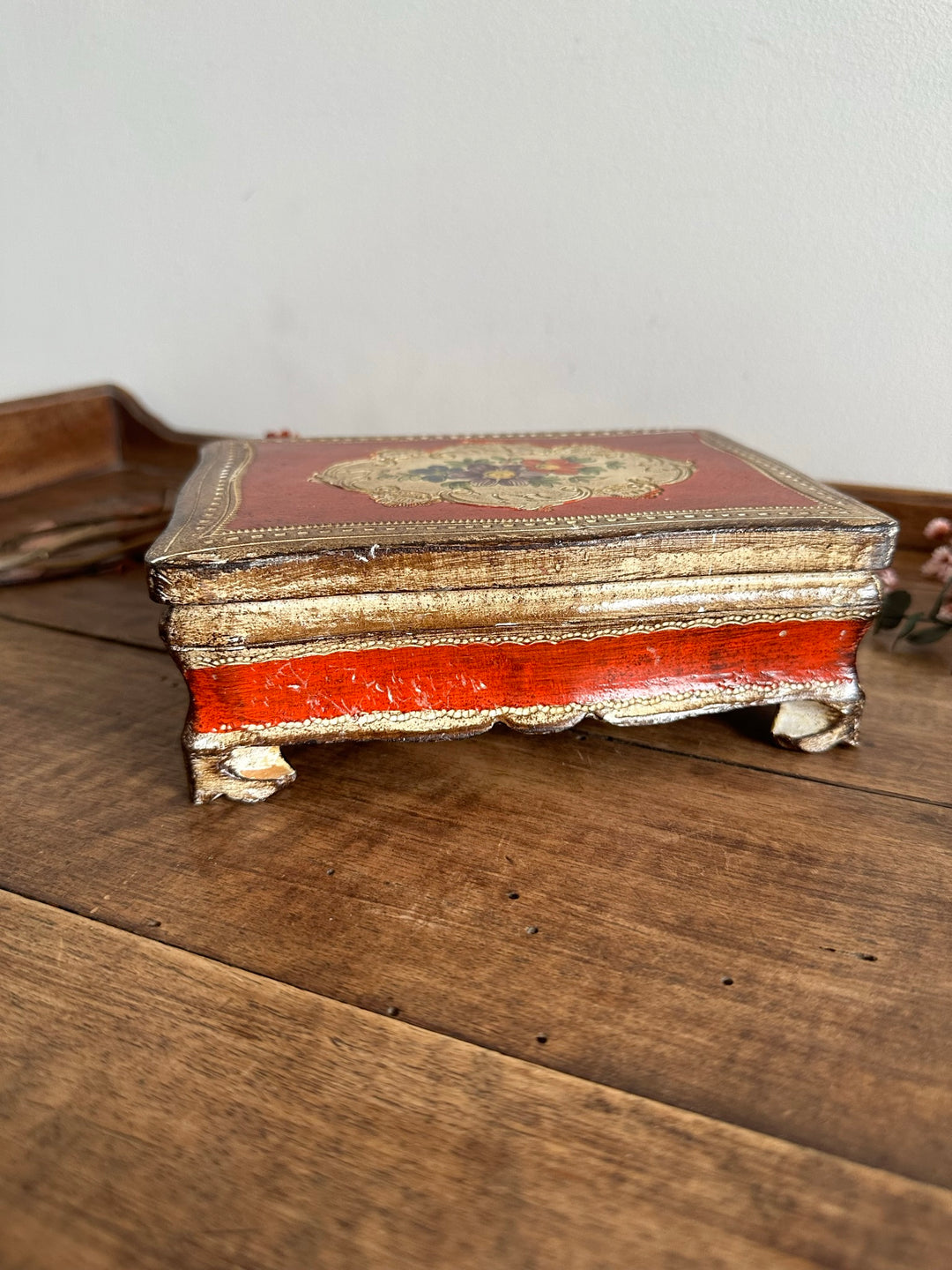Coffret en bois rouge et crème florentin