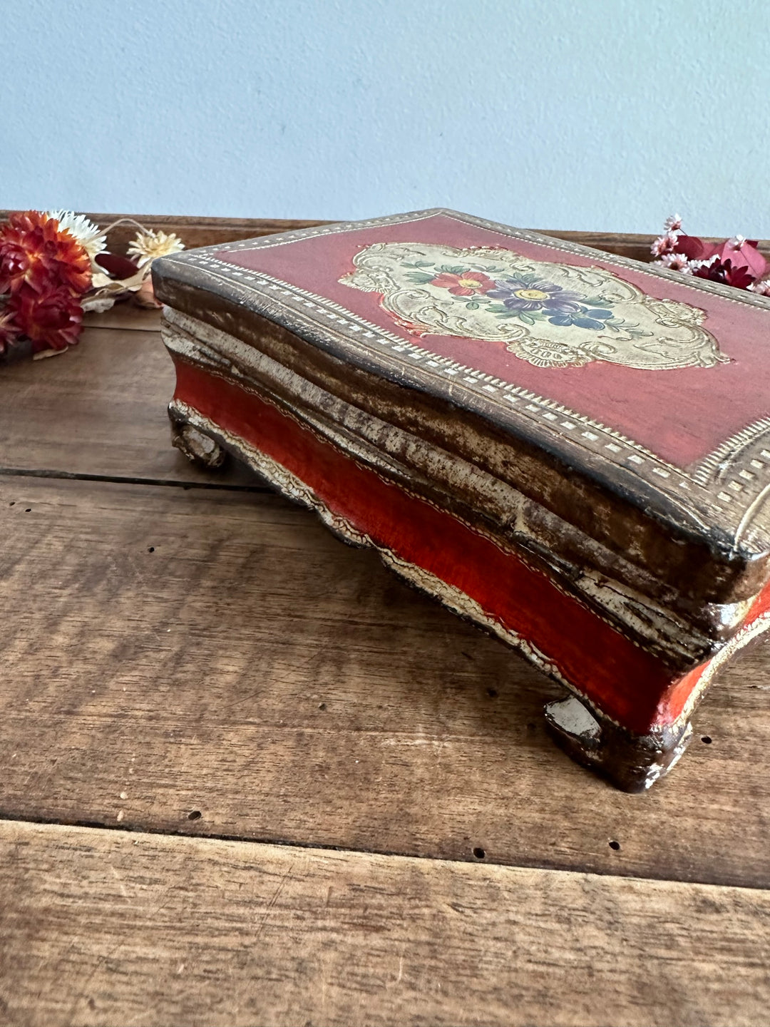 Coffret en bois rouge et crème florentin