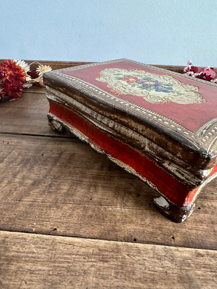 Coffret en bois rouge et crème florentin