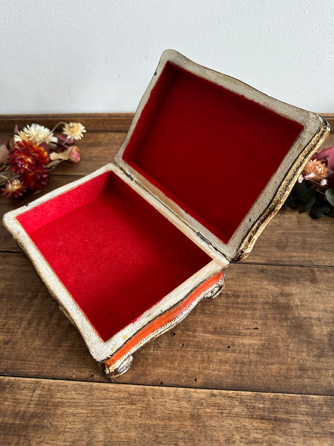 Coffret en bois rouge et crème florentin