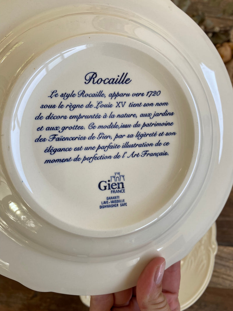 Service complet porcelaine de Gien modèle Rocaille