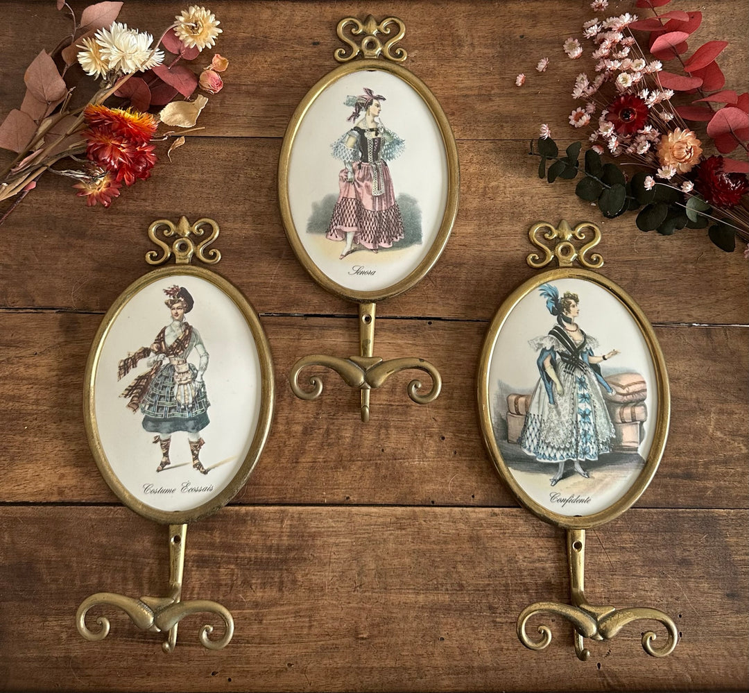 Patères en laiton et porcelaine fabrication italienne.