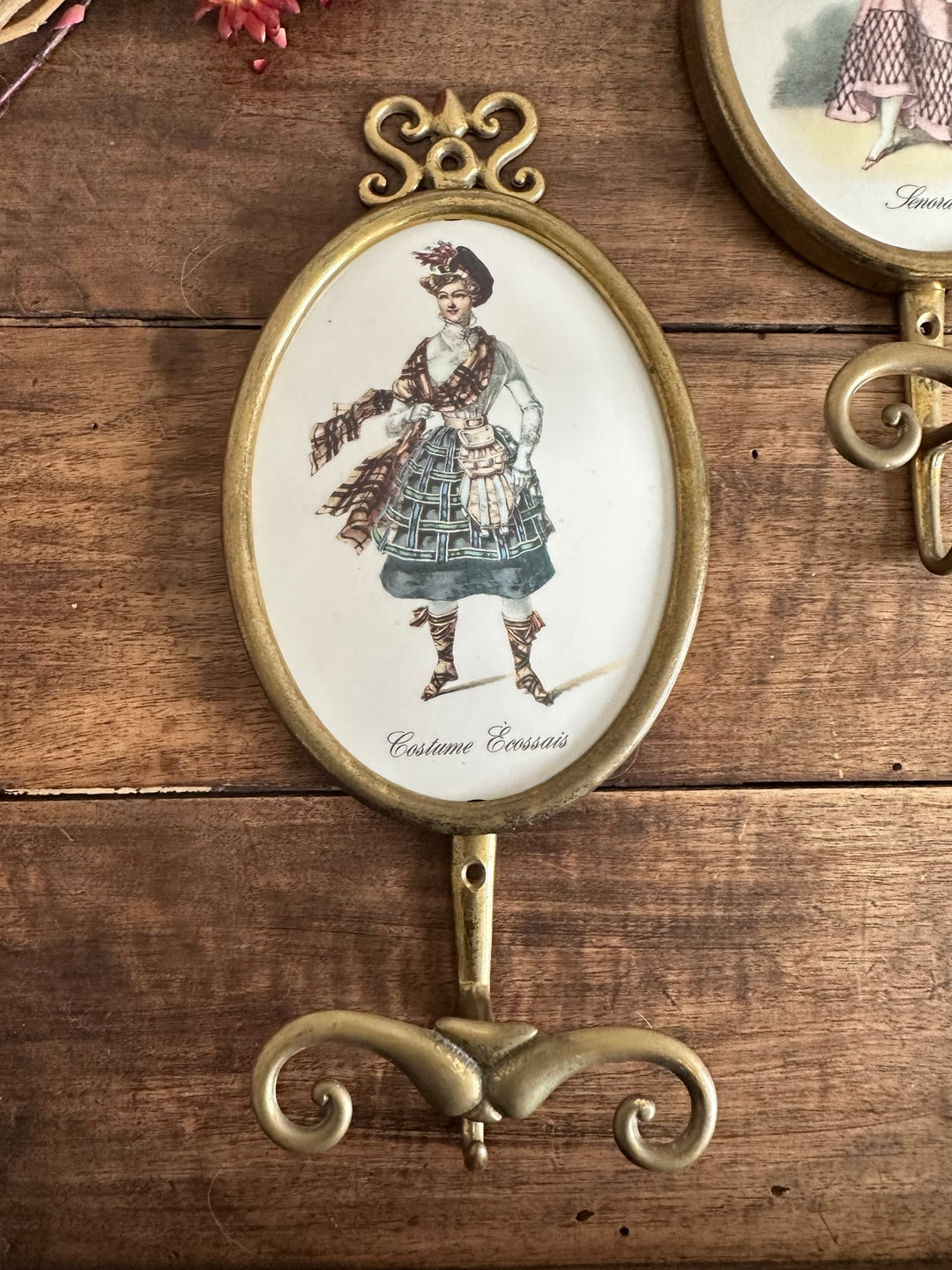 Patères en laiton et porcelaine fabrication italienne.