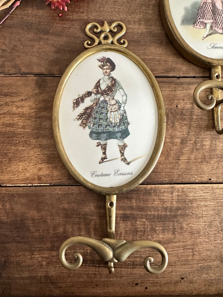 Patères en laiton et porcelaine fabrication italienne.