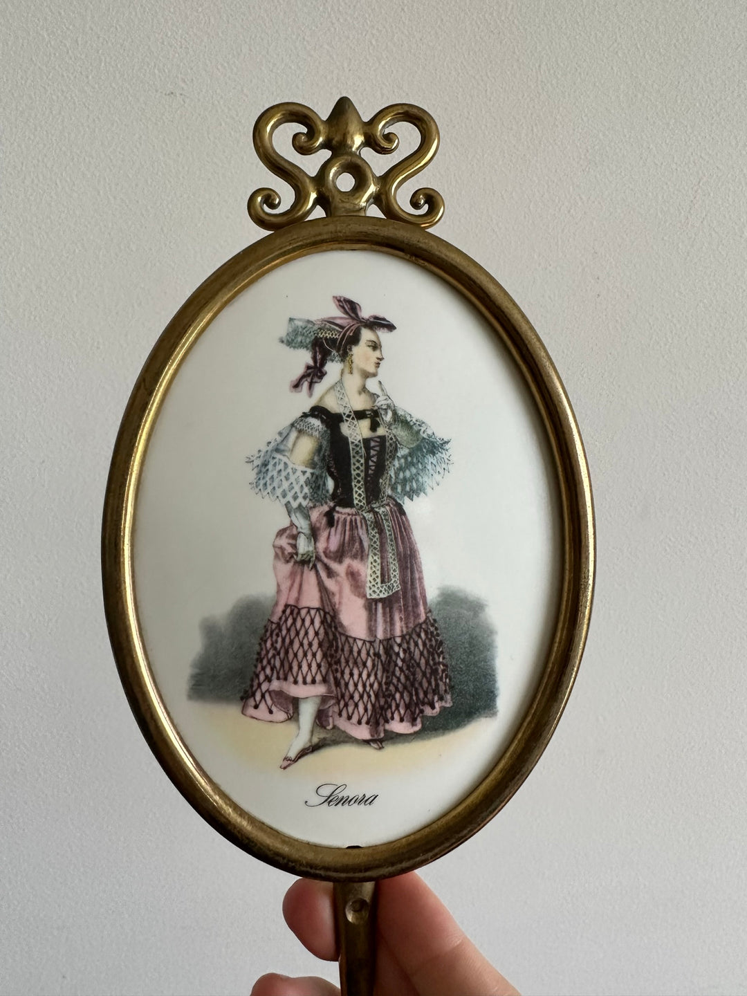Patères en laiton et porcelaine fabrication italienne.