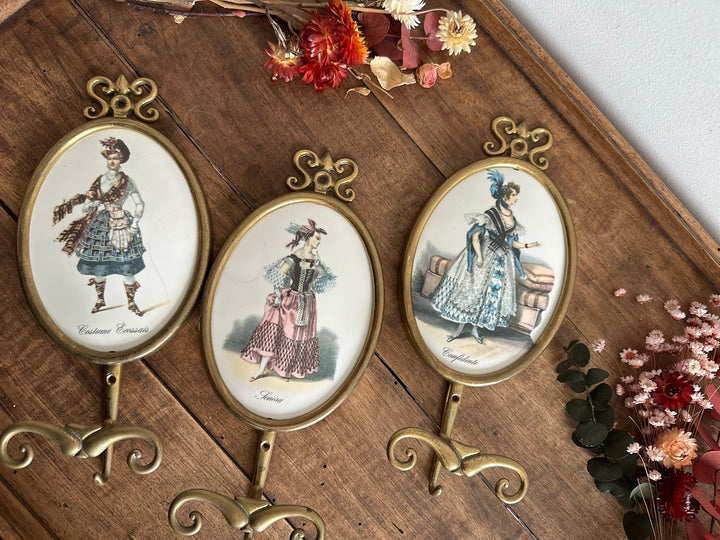 Patères en laiton et porcelaine fabrication italienne.