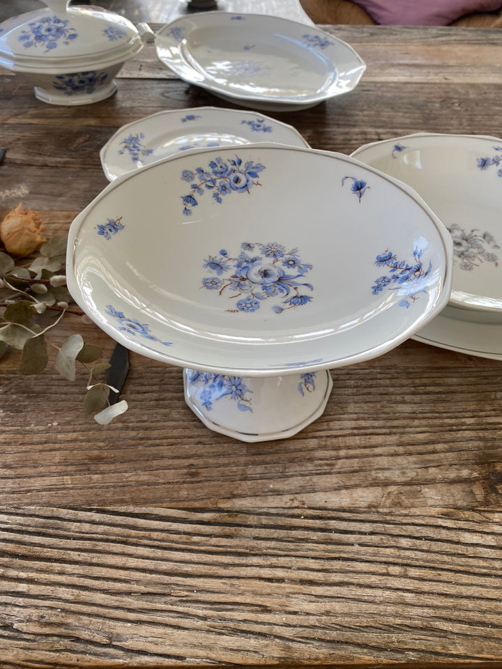 Plats de service Mavaleix et Granger Limoges motifs fleurs bleues