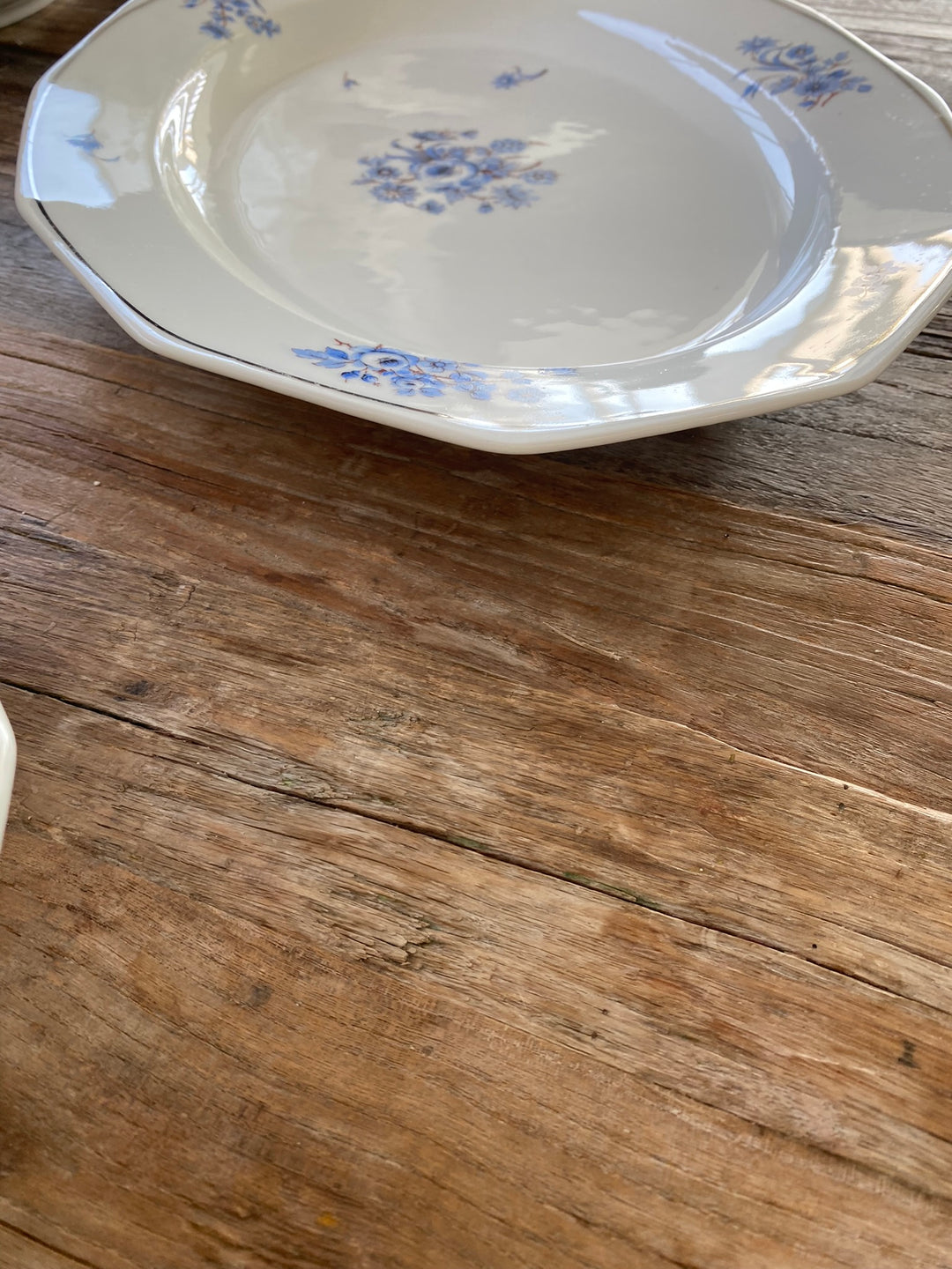 Plats de service Mavaleix et Granger Limoges motifs fleurs bleues