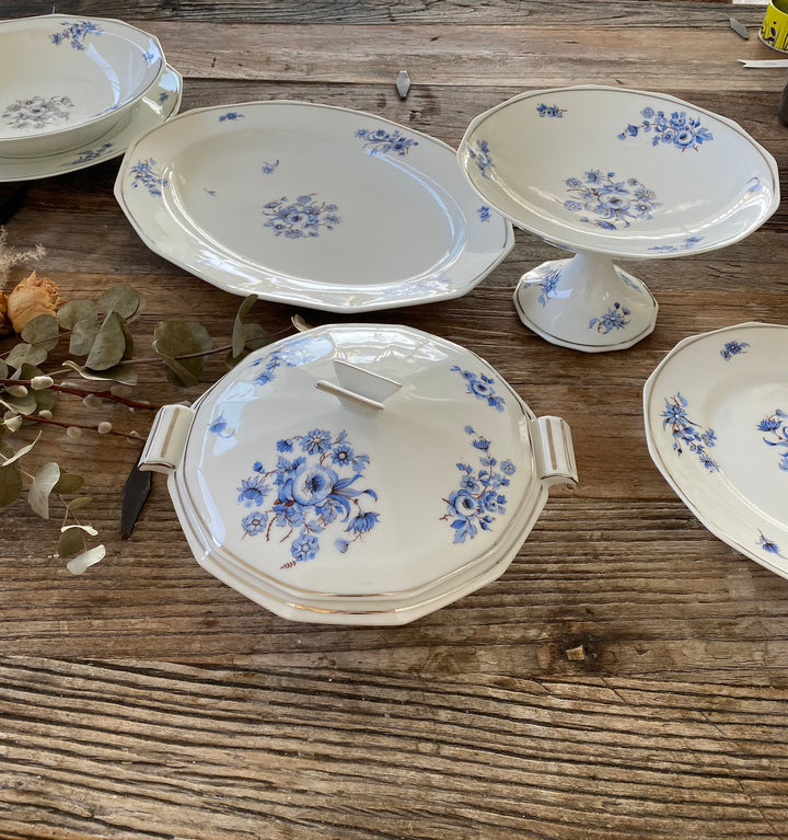 Plats de service Mavaleix et Granger Limoges motifs fleurs bleues