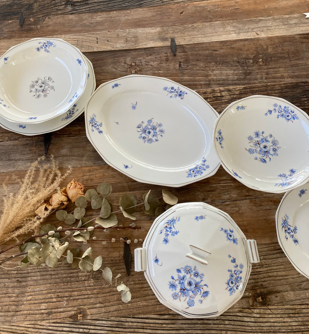 Plats de service Mavaleix et Granger Limoges motifs fleurs bleues