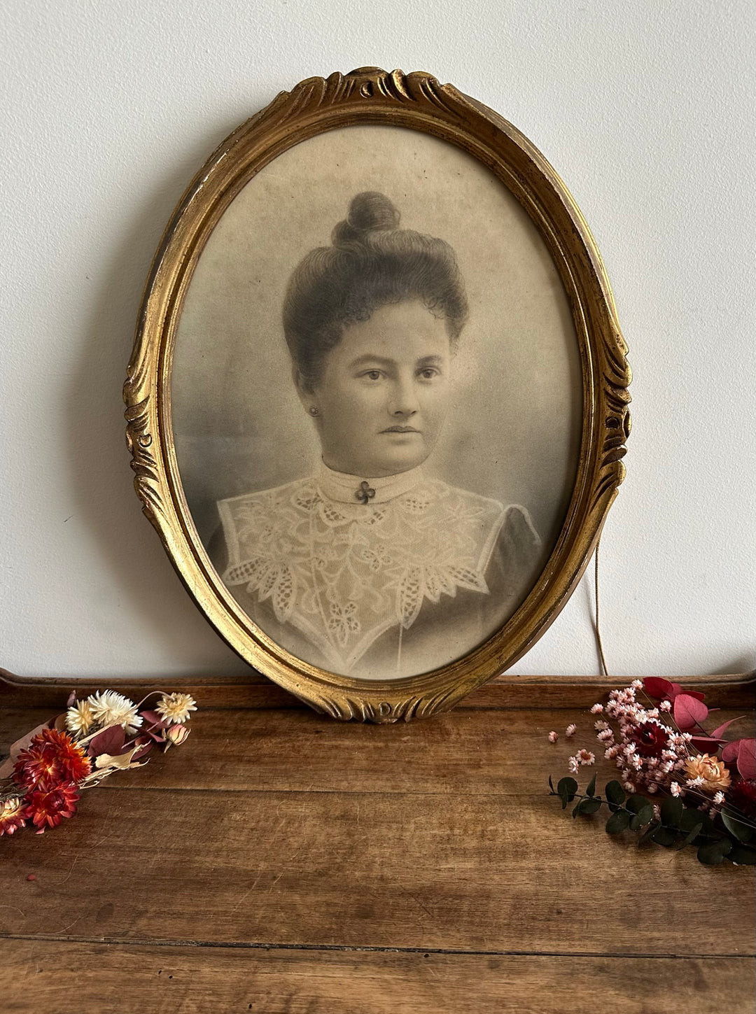 Portrait de jeune femme cadre en bois doré Fin 19ème