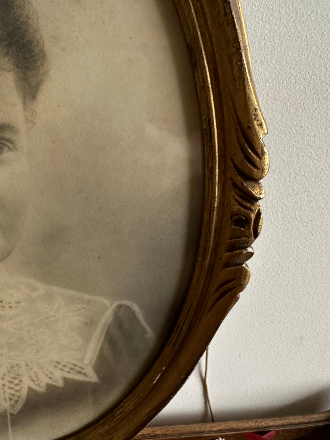 Portrait de jeune femme cadre en bois doré Fin 19ème
