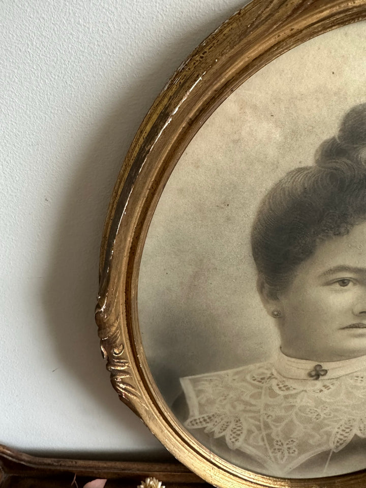 Portrait de jeune femme cadre en bois doré Fin 19ème