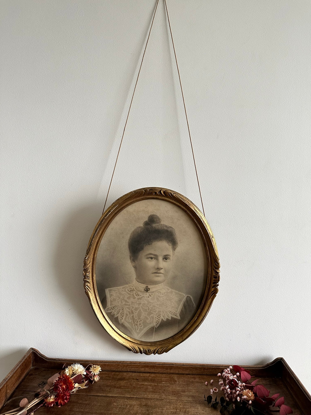 Portrait de jeune femme cadre en bois doré Fin 19ème