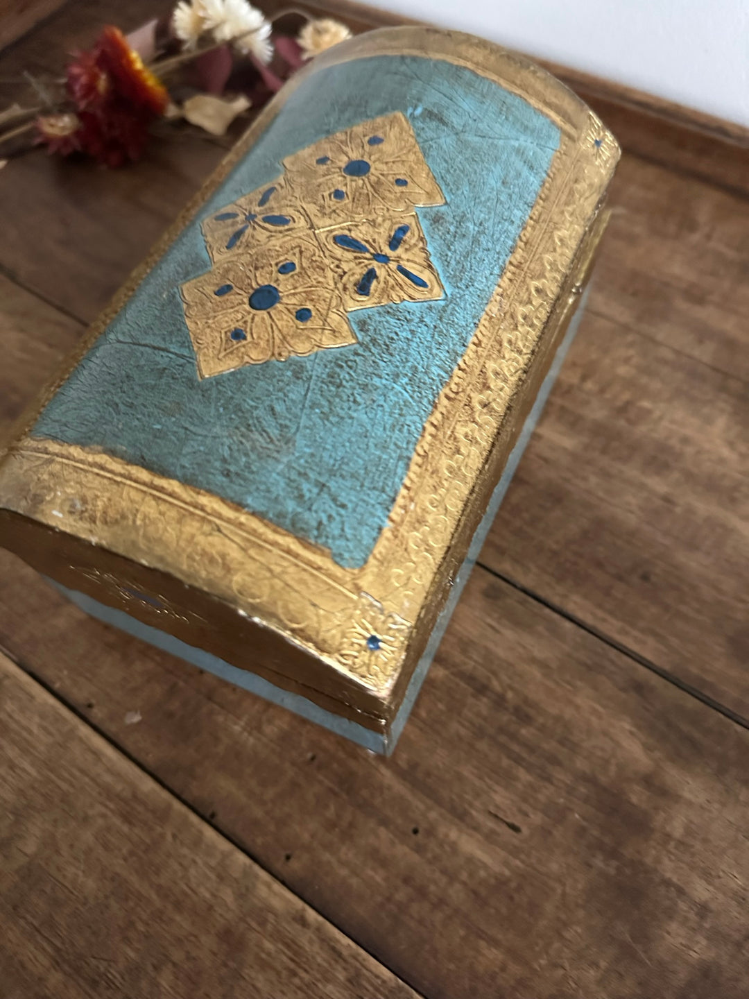 Coffre florentin tons bleu et or