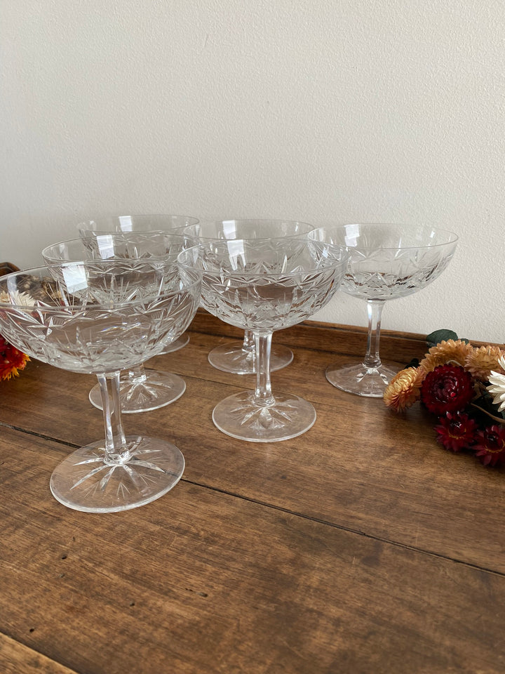 Coupelles à champagne en cristal ciselé