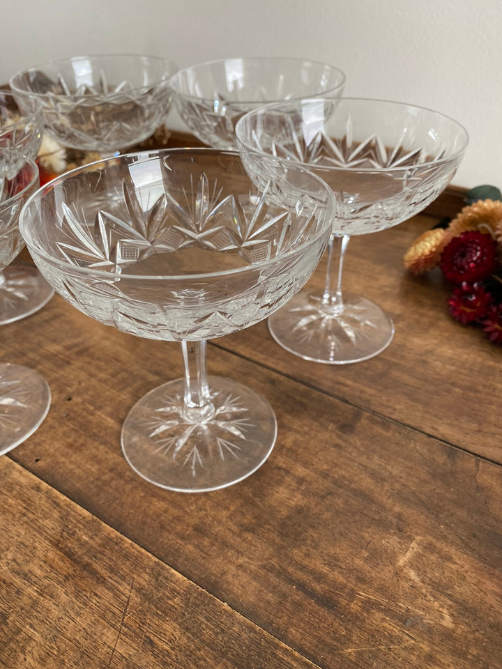 Coupelles à champagne en cristal ciselé