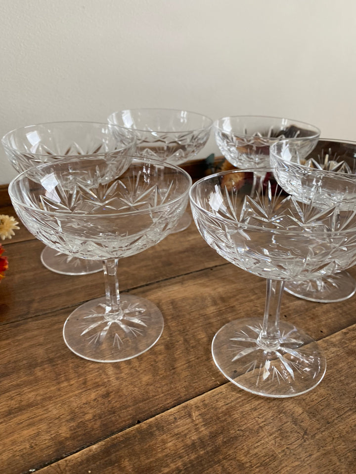 Coupelles à champagne en cristal ciselé