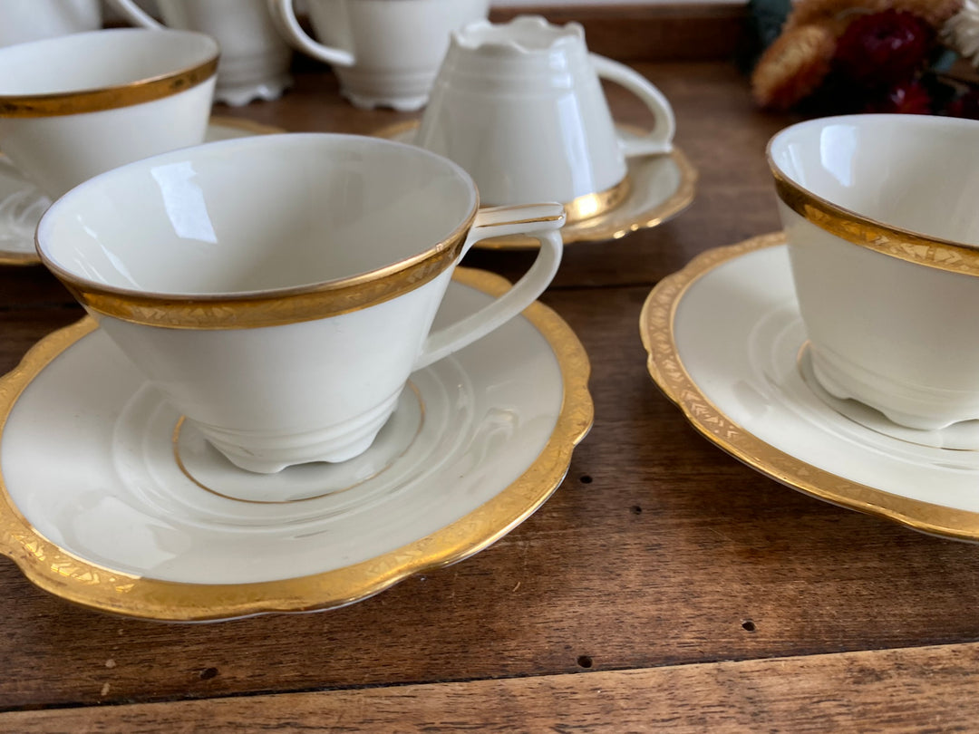 Service à café en porcelaine crème galon doré Victoria Germany