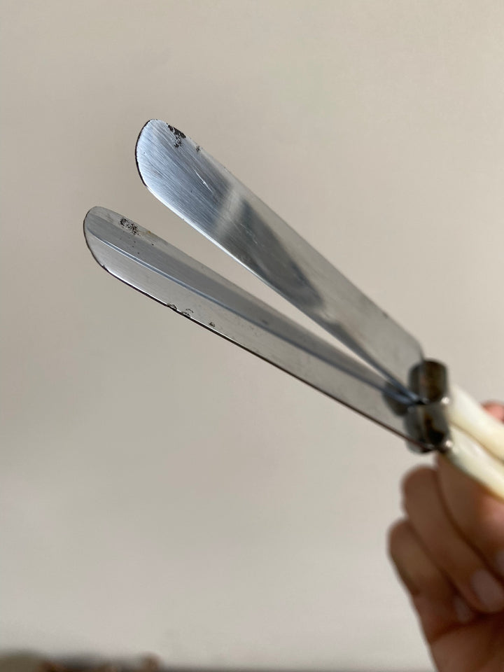 Couteaux à beurre manches nacrés