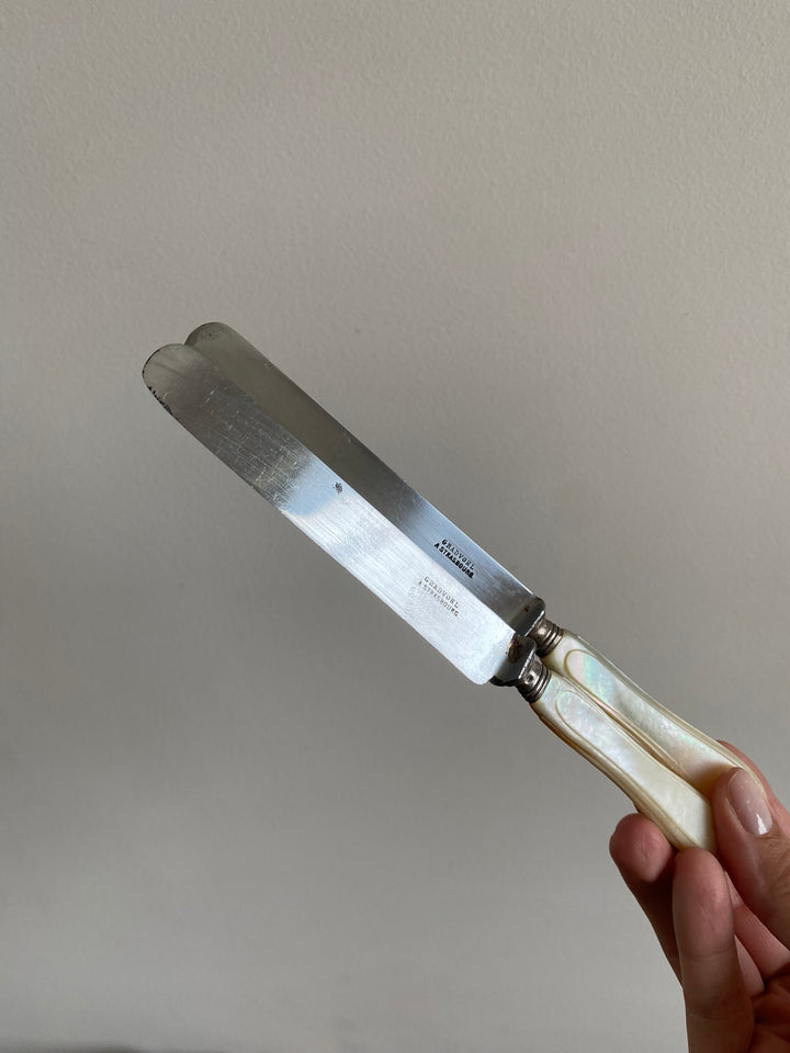 Couteaux à beurre manches nacrés