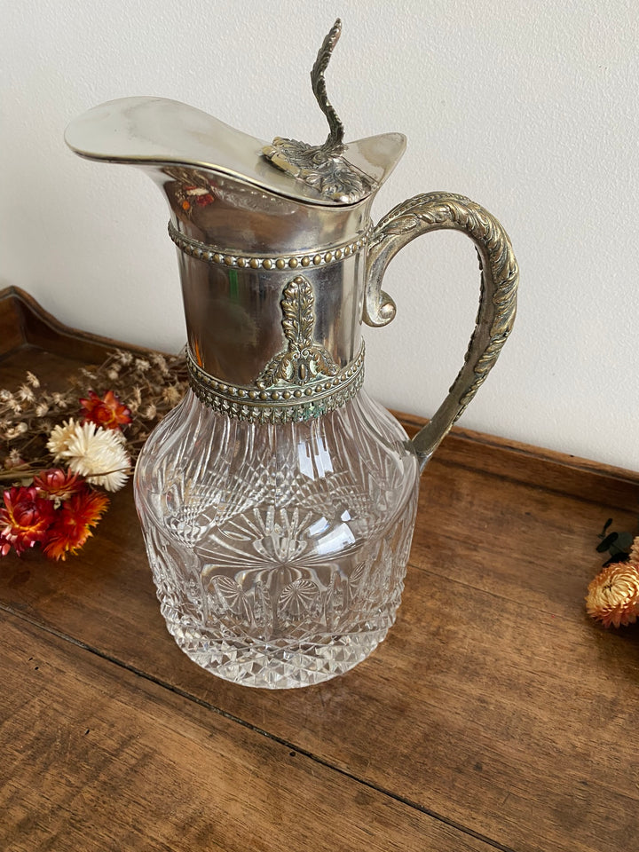 Carafe en cristal bec en métal argenté