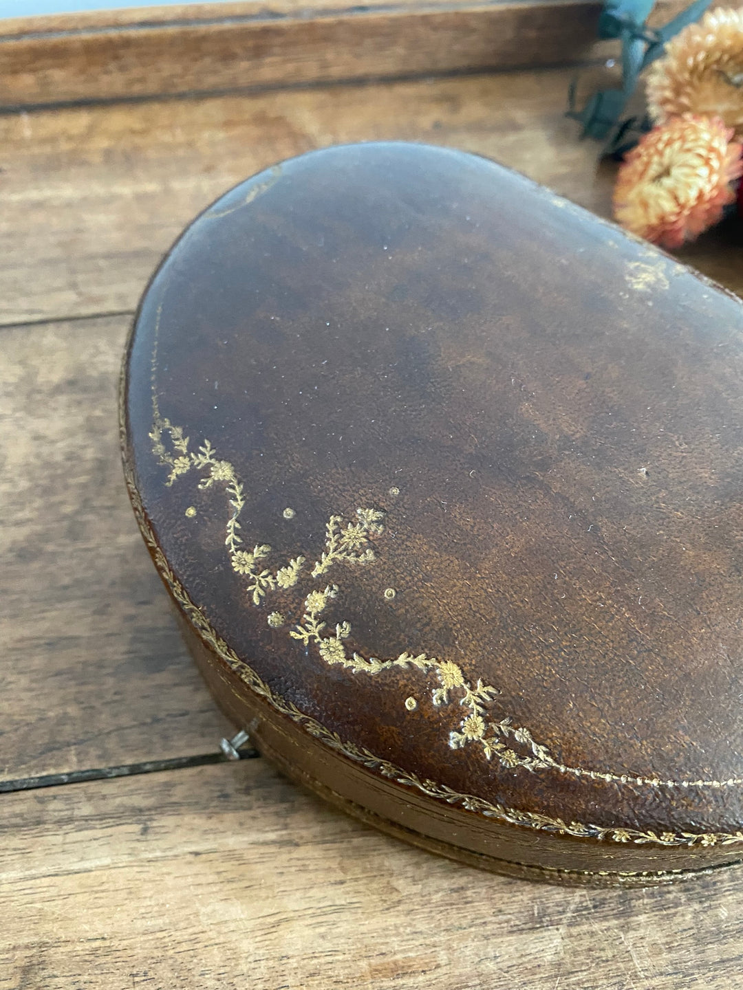 Boîte à bijoux en cuir marron années 50