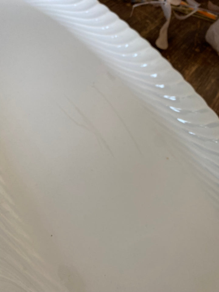 Plat de service en faience Luneveille