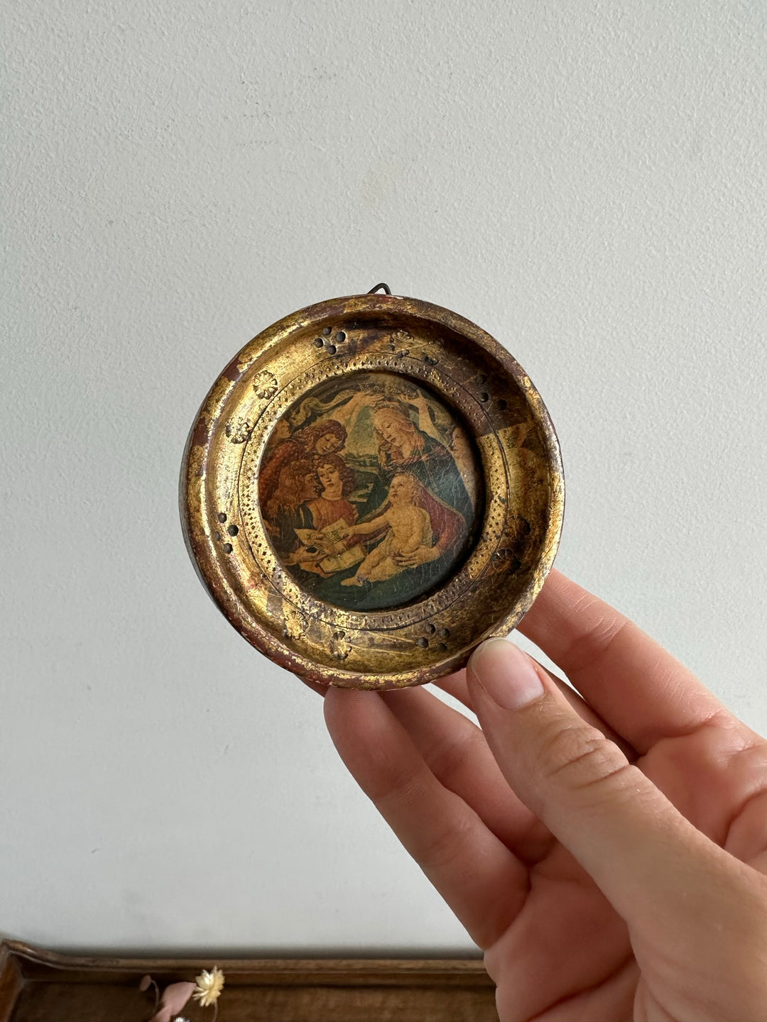Médaillon Botticelli "Magnificat" cadre en bois doré
