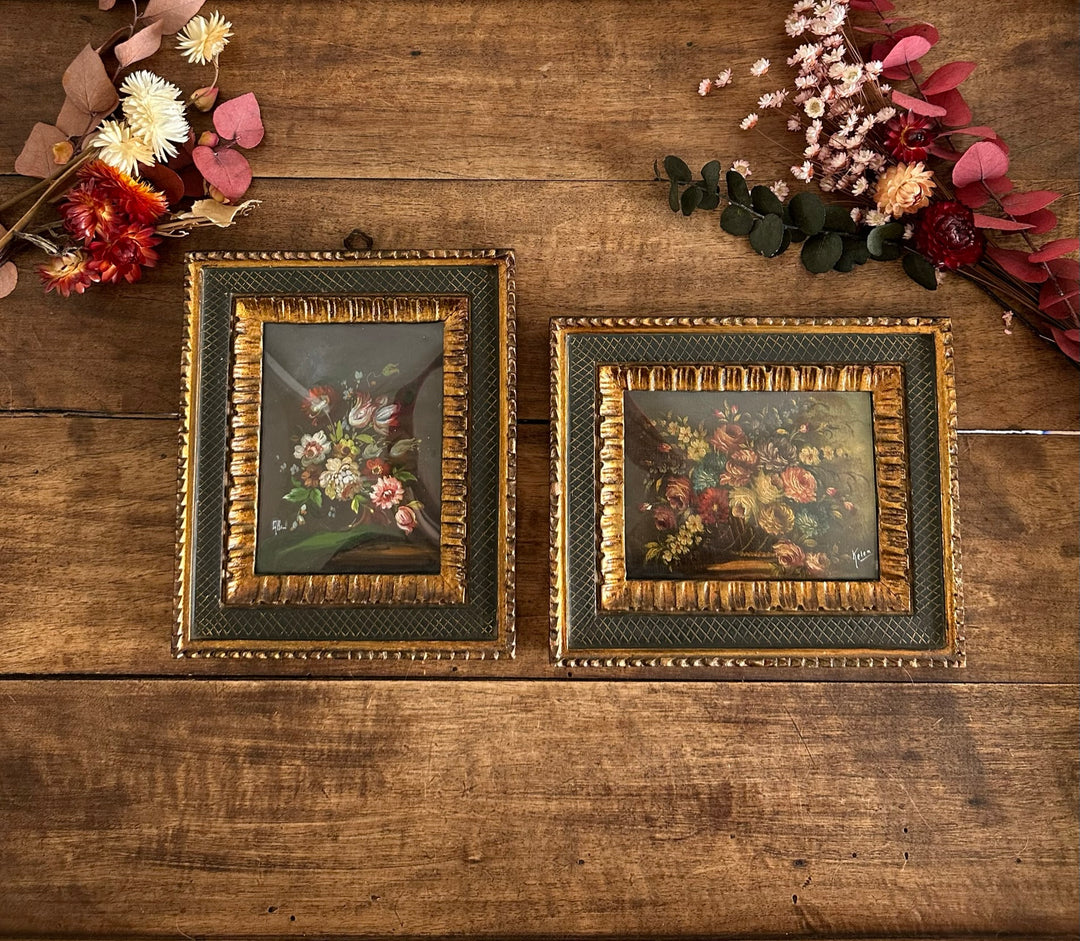 Peintures bouquets de fleurs encadrement vert et or travaillé