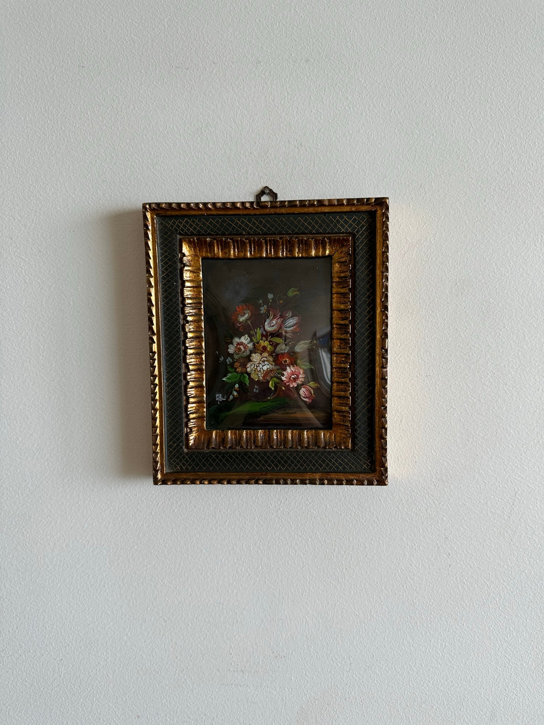 Peintures bouquets de fleurs encadrement vert et or travaillé