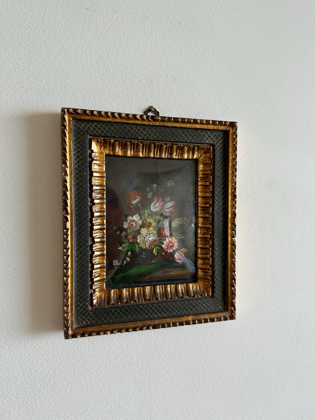 Peintures bouquets de fleurs encadrement vert et or travaillé