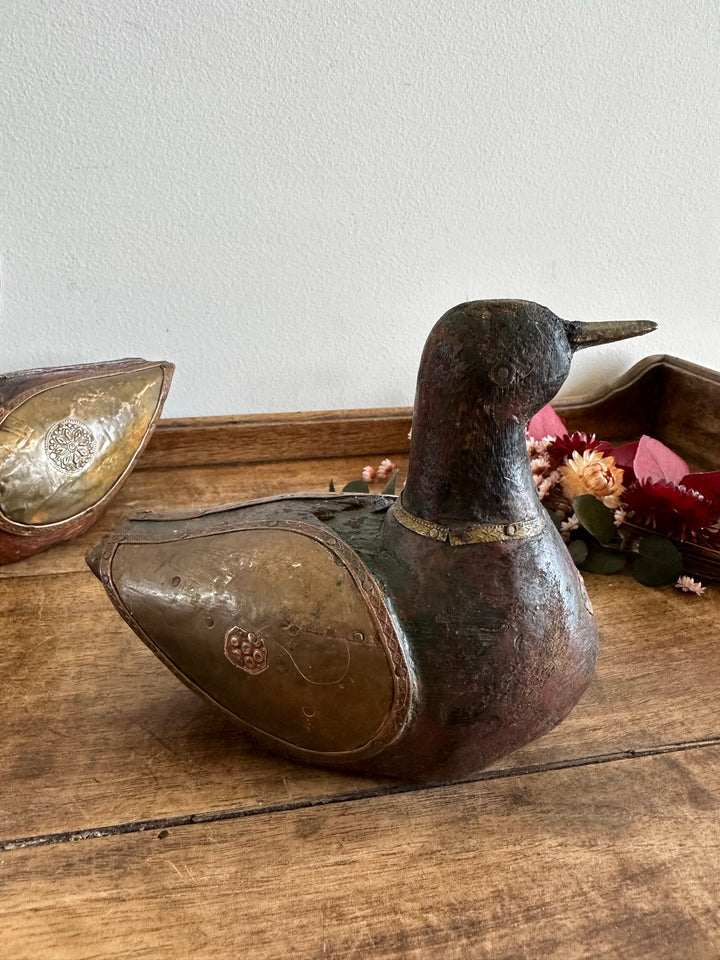 Canards et cygne en bois et laiton anciens