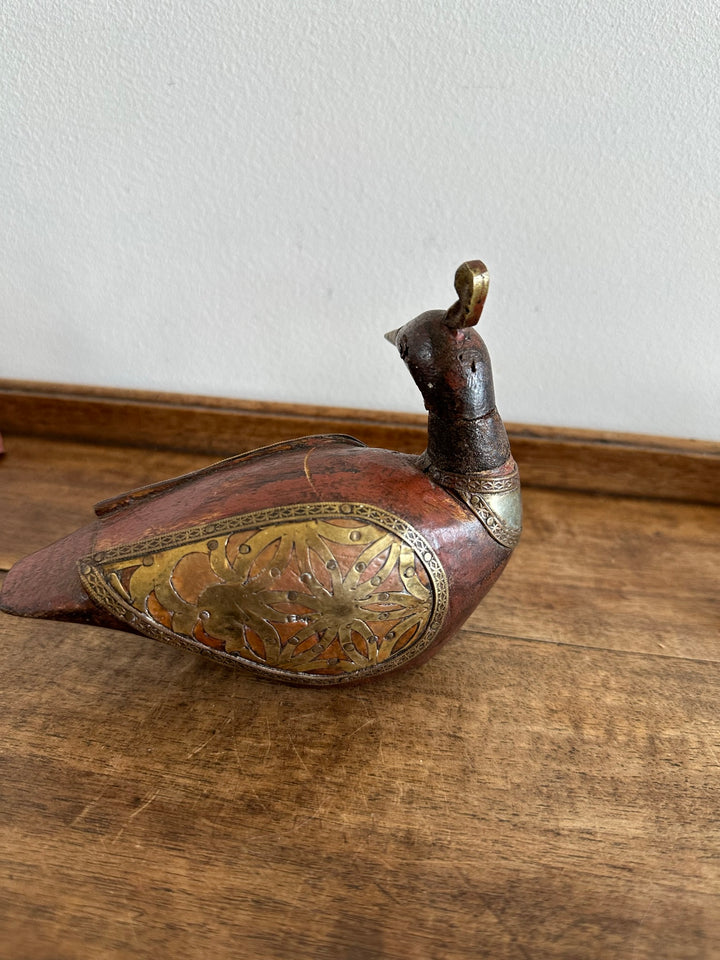 Canards et cygne en bois et laiton anciens