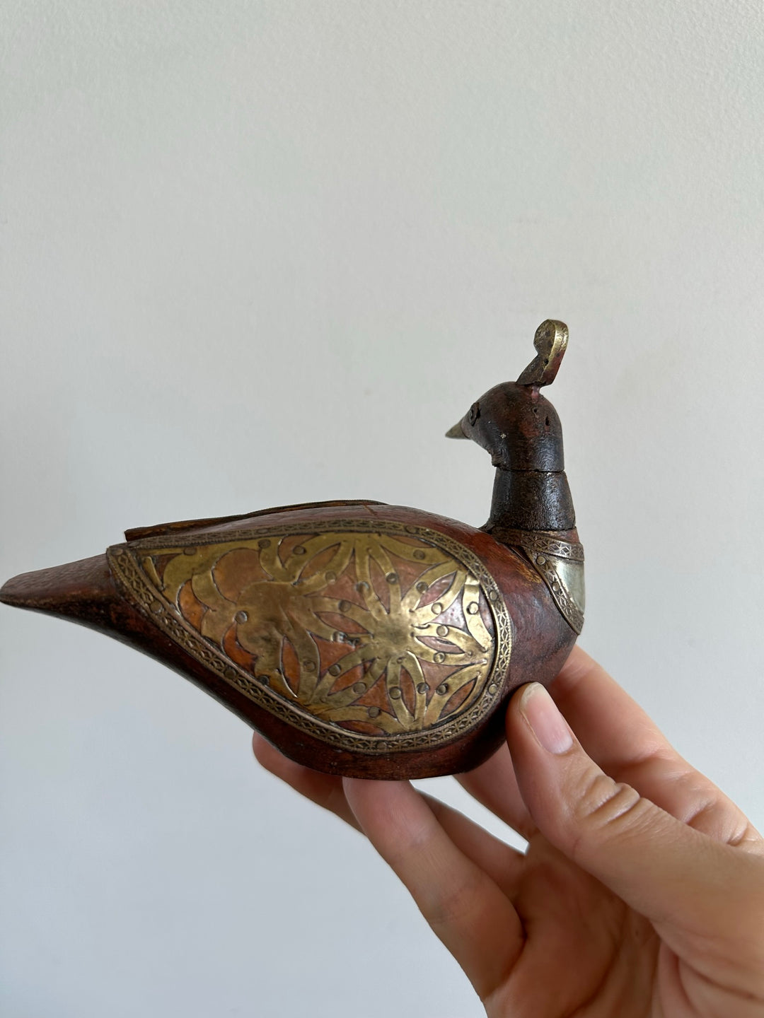 Canards et cygne en bois et laiton anciens